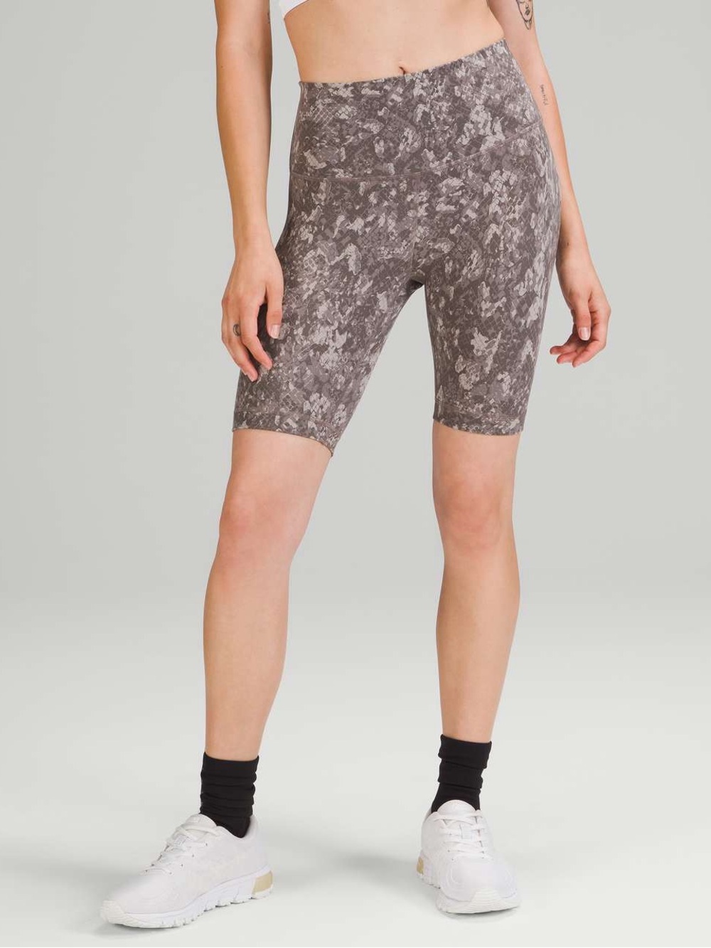 Lululemon Wunder Train High-Rise Short 8"